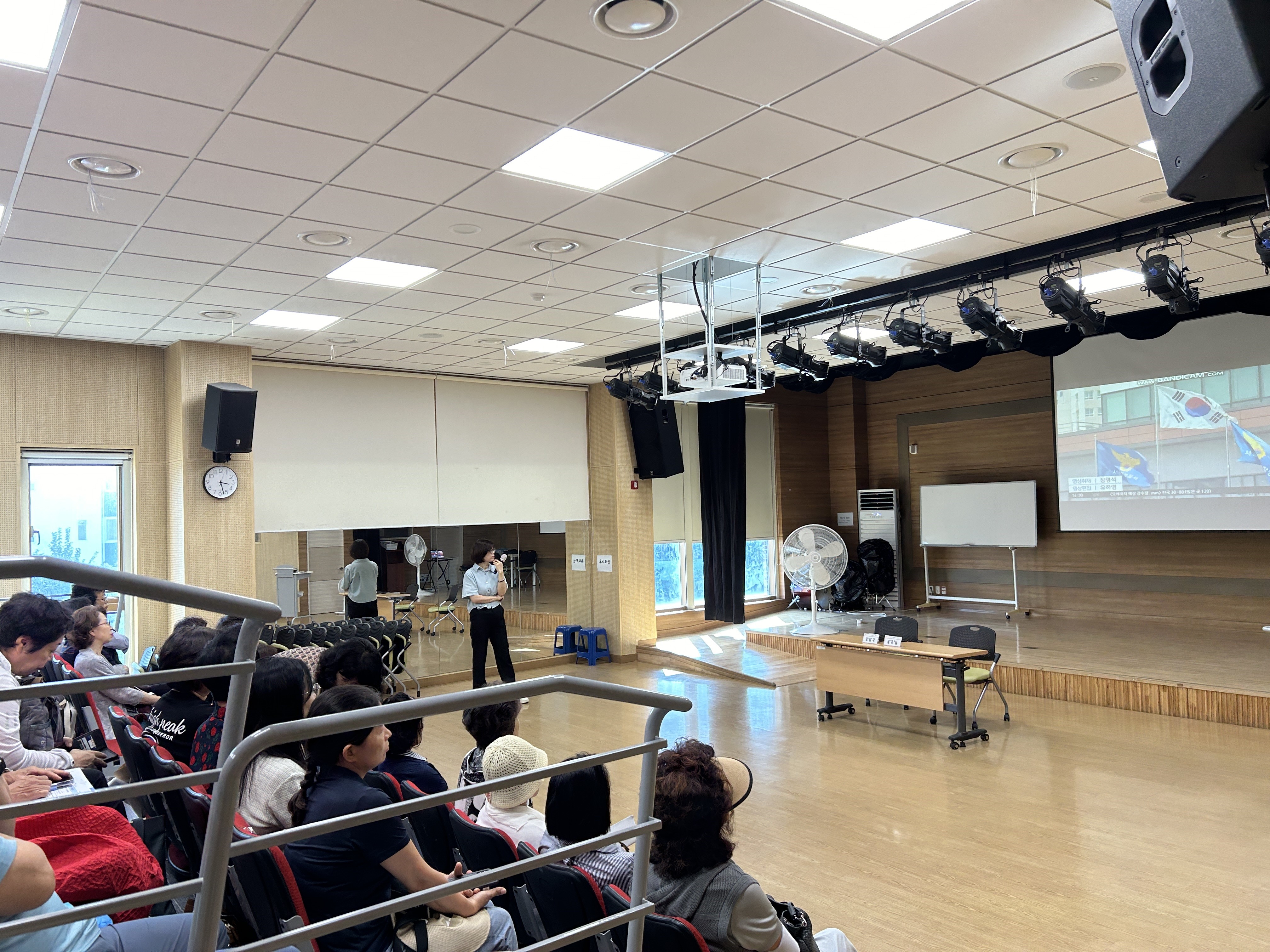 연수구는 모든 구민이 성폭력, 가정폭력 등이 발생하는 원인을 이해하고 문제로 인식해 주변을 지키는 힘을 키우며 보다 안전한 지역사회를 만들기 위한 여성가족부 주관 교육인 찾아가는 폭력예방교육을 실시하고 있다